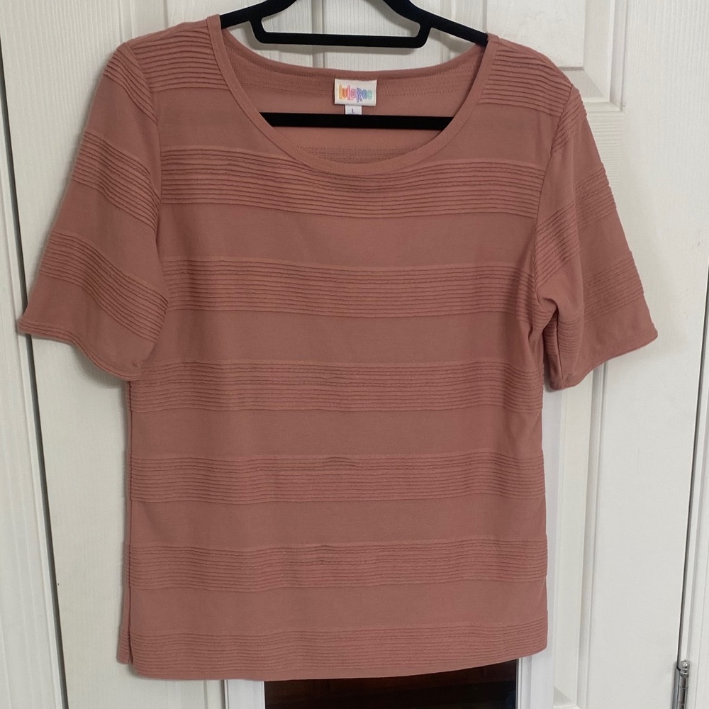 LulaRoe Classic T Top (L)